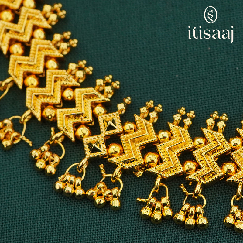 Traditional Maharashtrian Kolhapuri Peti Har W Peti (with earrings)