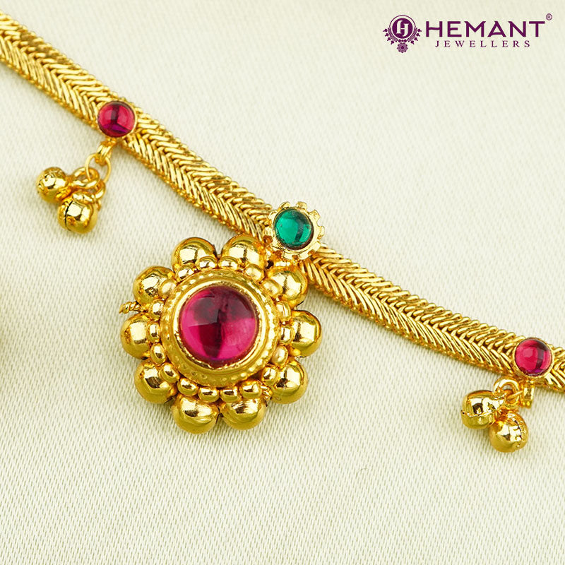 Traditional Maharashtrian Kolhapuri Choker Saj Ghas