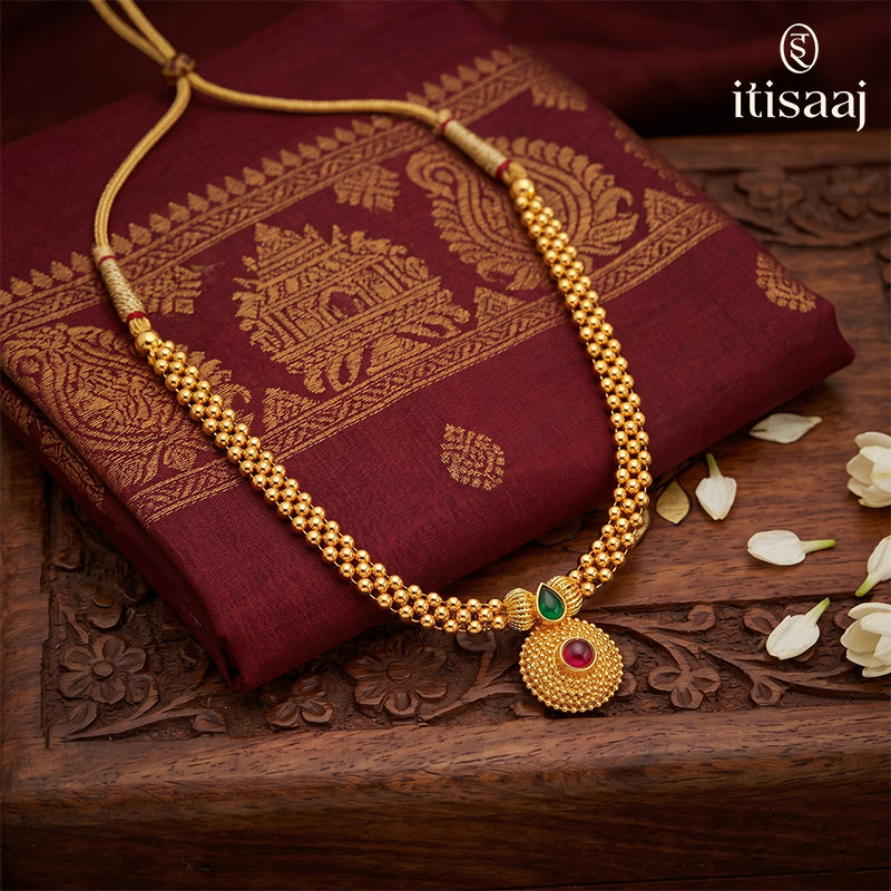 Traditional Maharashtrian Kolhapuri Thushi 2 No. Saj Rava Pendal Tilak - 1844