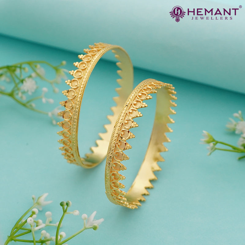 Traditional Maharashtrian Kolhapuri Pichudi A Bangles