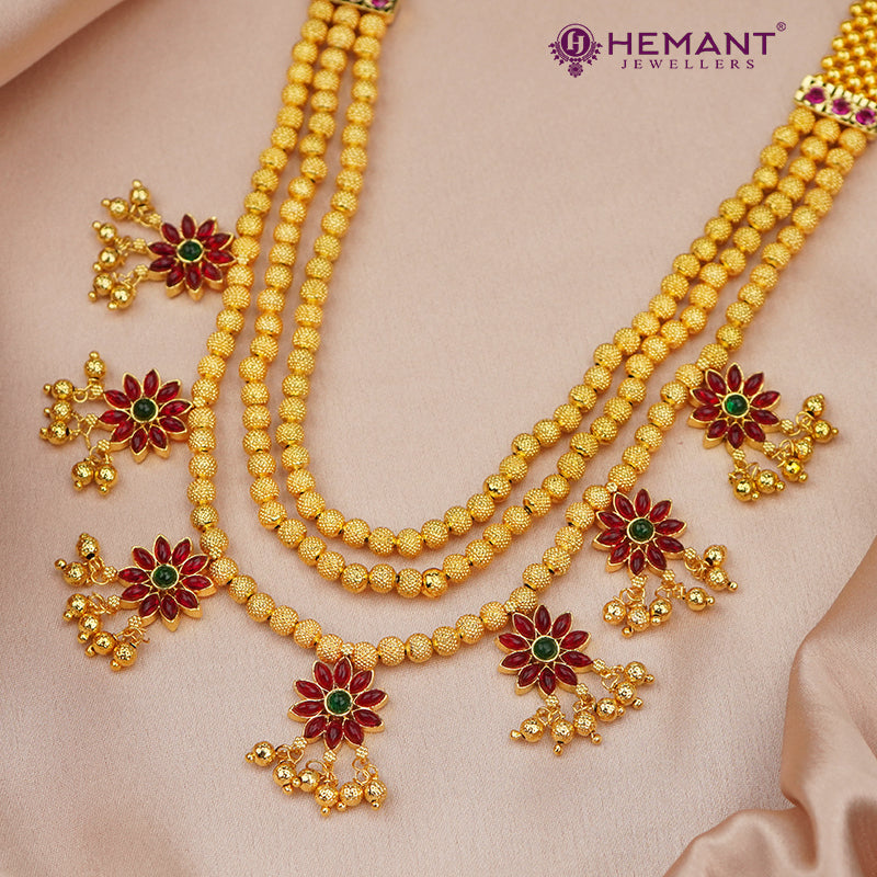 Traditional Maharashtrian Kolhapuri Thushi Patta Spot Flower Markish with Earrings