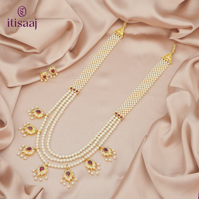 Traditional Maharashtrian Kolhapuri Thushi Patta Moti Paan Pendal with Earrings