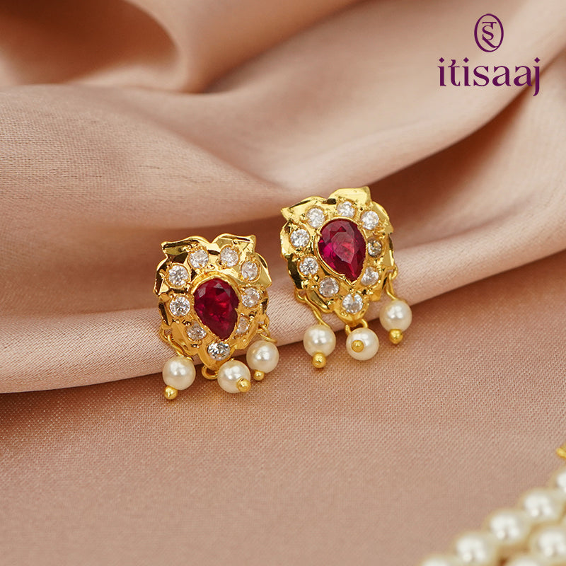 Traditional Maharashtrian Kolhapuri Thushi Patta Moti Paan Pendal with Earrings