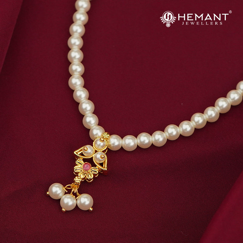 Traditional Maharashtrian Moti Mala Plain 3 Paan Flower