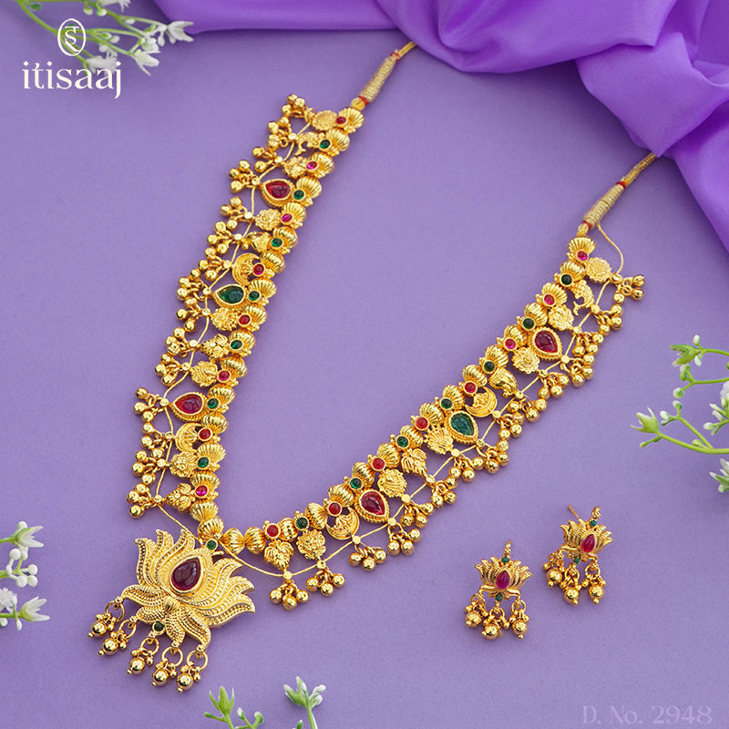 Traditional Maharashtrian Kolhapuri Saaj Jav 3 Panadi 15 Pan Kamal (with Earrings) - 2948
