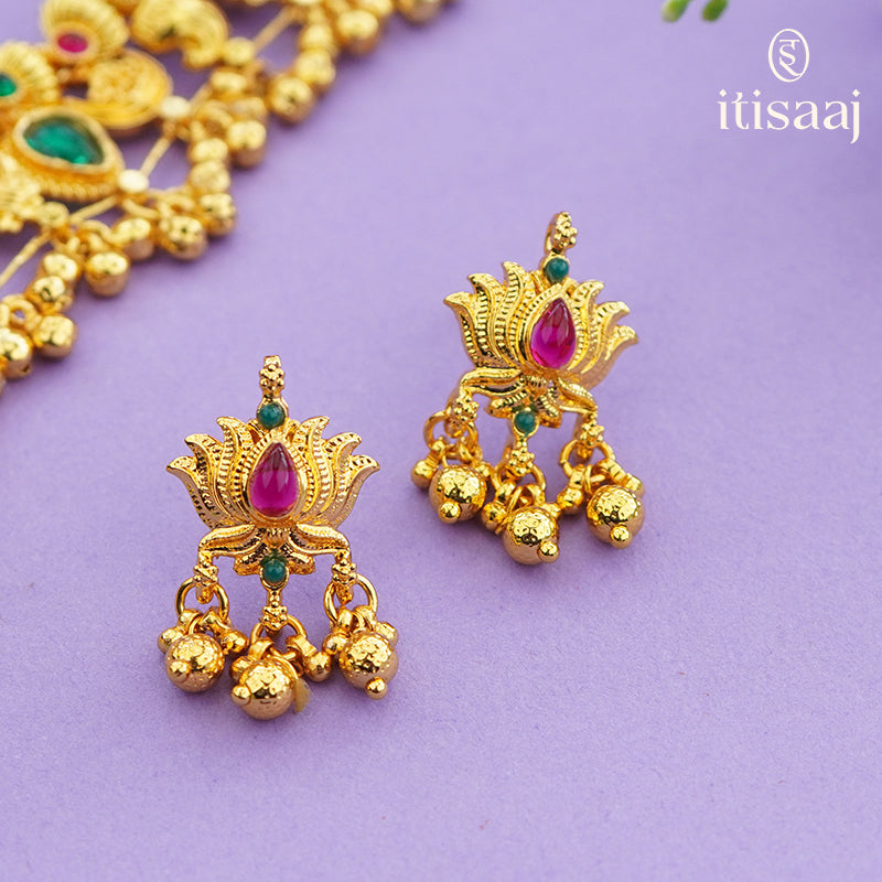 Traditional Maharashtrian Kolhapuri Saaj Jav 3 Panadi 15 Pan Kamal (with Earrings) - 2948
