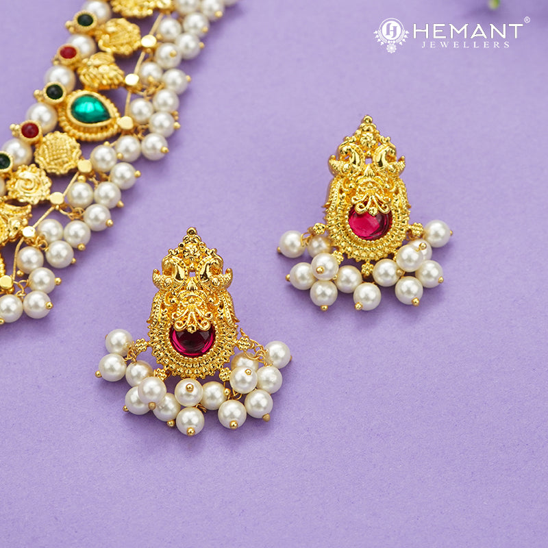 Traditional Maharashtrian Kolhapuri Saaj Moti 3 Panadi 15 Pan Saj Laxmi with earrings