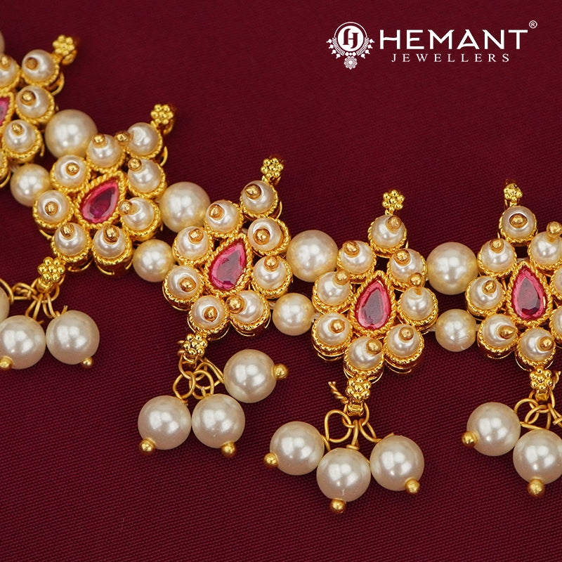 Traditional Maharashtrian Kolhapuri Moti Har 17 Panadi Peti (with Earrings)