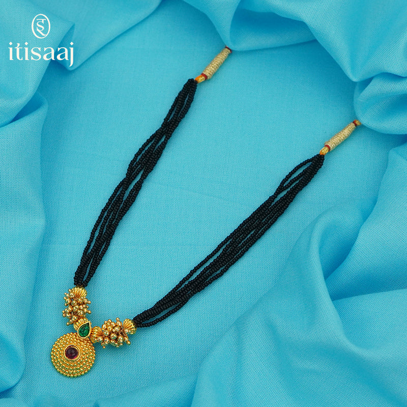 Traditional Maharashtrian Kolhapuri Mangalsutra Small Ghas Saj Rava Tilak - 3471
