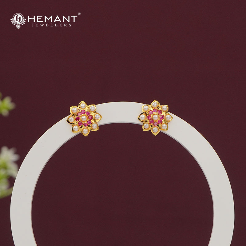 Traditional Maharashtrian Kolhapuri Floral Stud Earrings with Pink Stones and Pearls