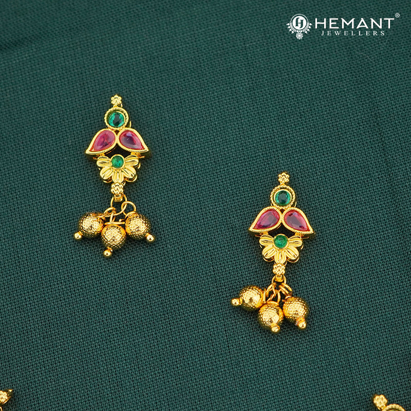 Traditional Maharashtrian Kolhapuri Peti Har 21 Peti 3 Paan Flower (with earrings)