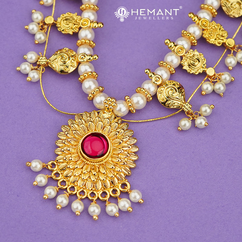 Traditional Maharashtrian Kolhapuri Saaj Moti 18 Pan Surya (with earrings)