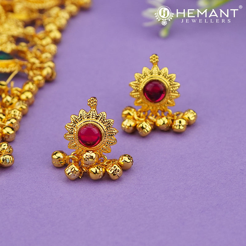 Traditional Maharashtrian Kolhapuri Saaj Jav 3 Panadi 15 Pan Surya (with earrings)