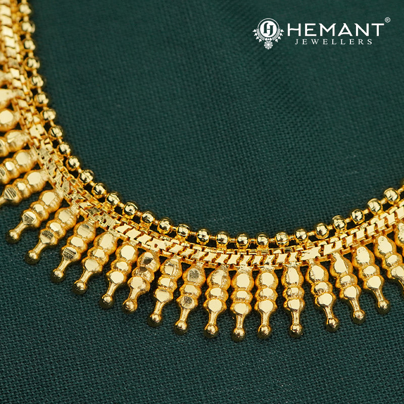 Traditional Maharashtrian Chipli Motif Long Haar Necklace Set - 4237
