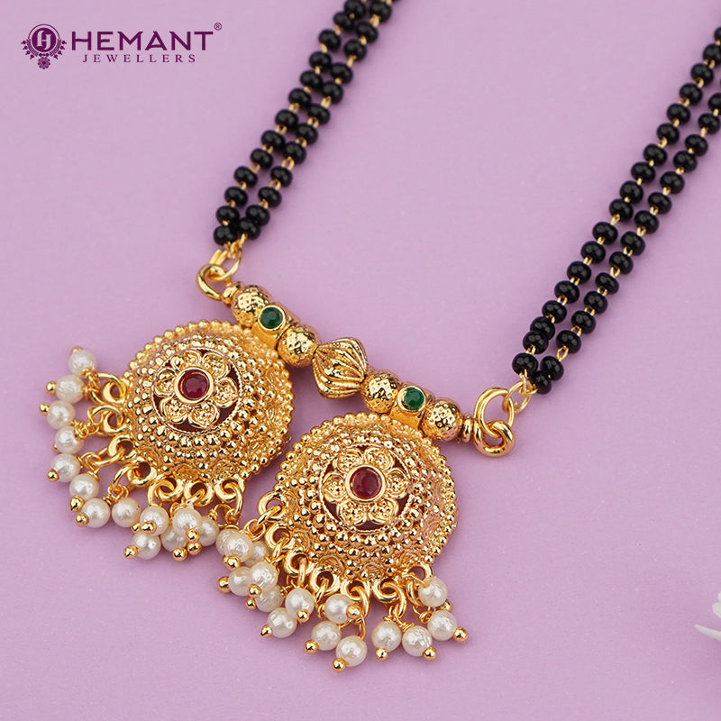 Maharashtrian Classic Black Beads Mangalsutra with Dual Vati Pendant 4260-5011