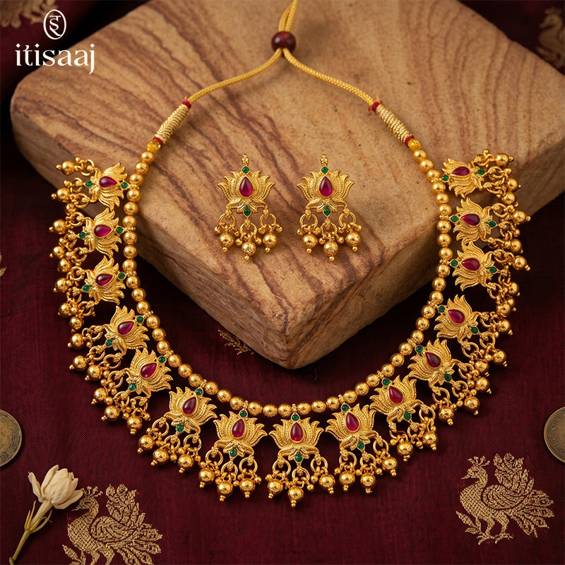 Traditional Maharashtrian Kolhapuri Peti Har Kamal Pendal with Earrings - 4458