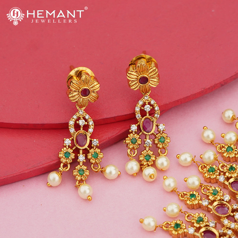 Ruby-Green Designer Haar with Leaf Drops & Pearl Dangles – 4598