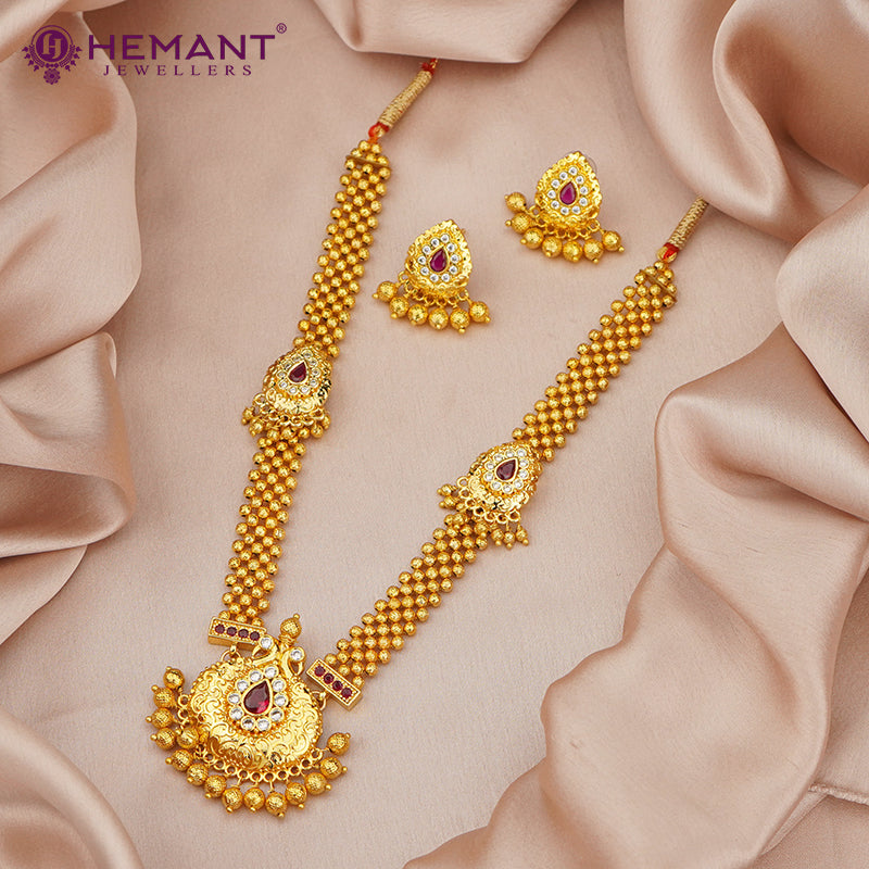 Traditional Maharashtrian Kolhapuri Thushi Patta Golden Karwari Pan RG A With Earrings - 4673