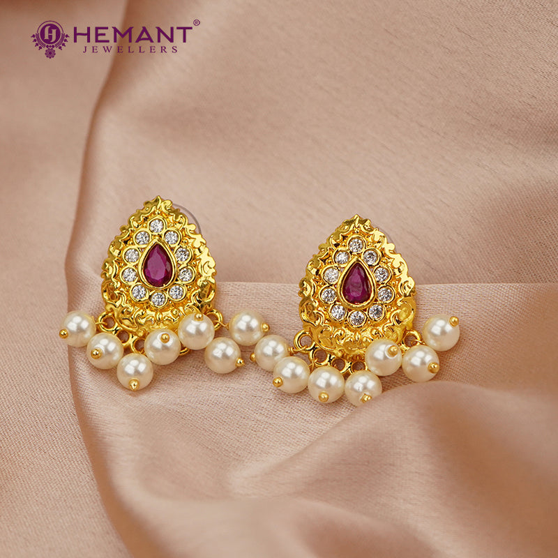 Traditional Maharashtrian Kolhapuri Thushi Patta Short Moti Karwari Pan RG With Earrings