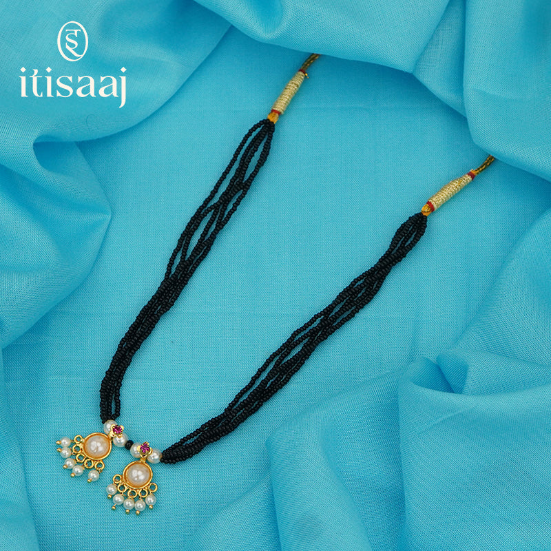 Traditional Maharashtrian Kolhapuri Mangalsutra Plain 2 Wati Pendal Moti - 5308
