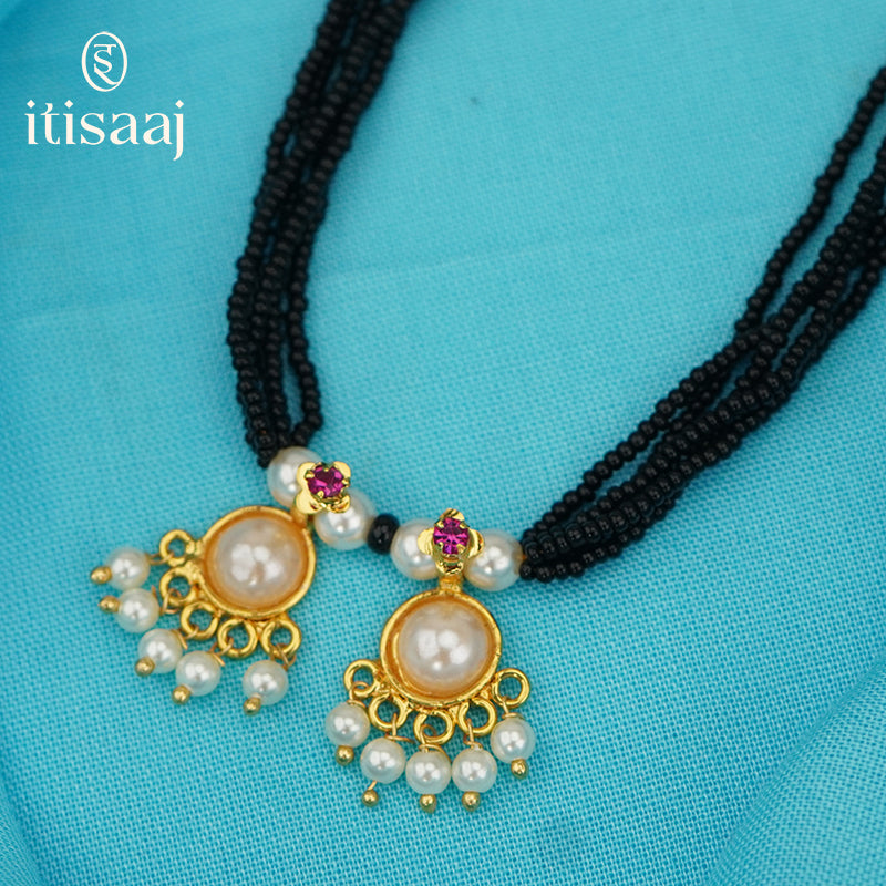 Traditional Maharashtrian Kolhapuri Mangalsutra Plain 2 Wati Pendal Moti - 5308