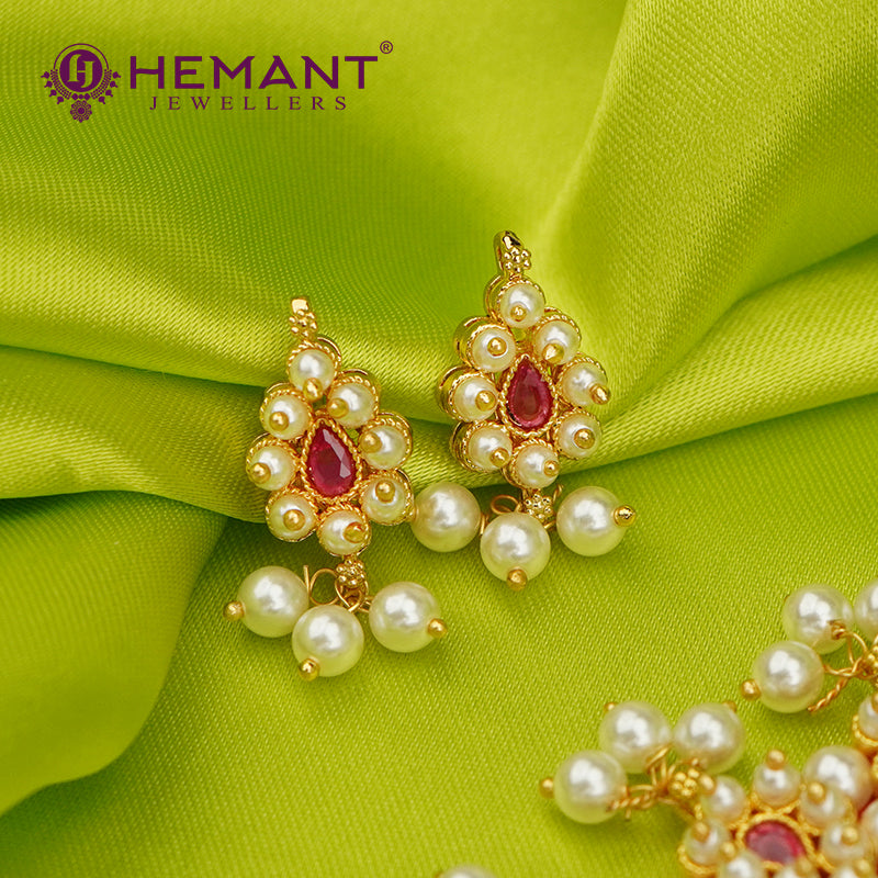 Traditional Maharashtrian Kolhapuri Gadi Thushi Panadi Moti Peti (with Earrings)