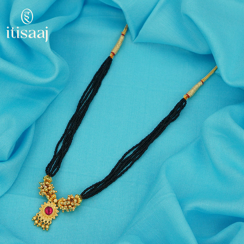 Traditional Maharashtrian Kolhapuri Mangalsutra Small Ghas Surya