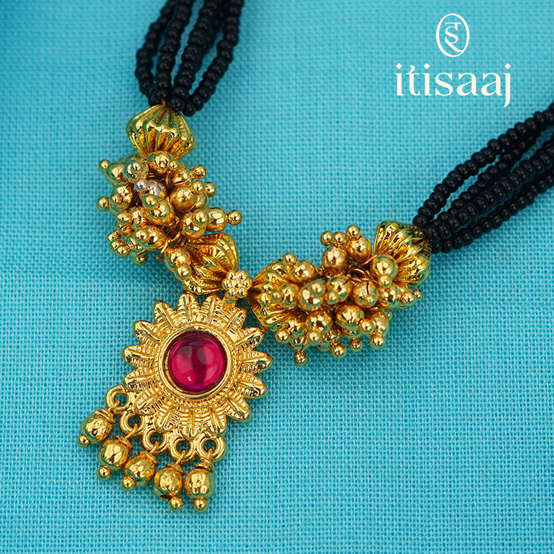 Traditional Maharashtrian Kolhapuri Mangalsutra Small Ghas Surya