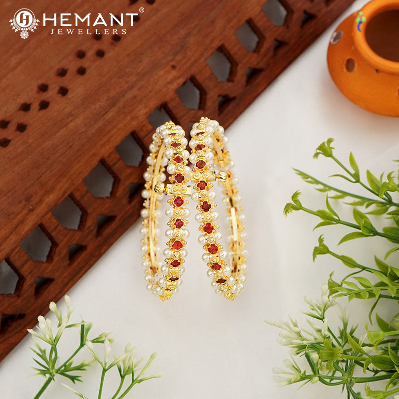 Traditional Maharashtrian Kolhapuri Bangles Moti Gopi and Stone Bangles