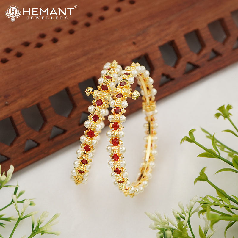 Traditional Maharashtrian Kolhapuri Bangles Moti Gopi and Stone Bangles