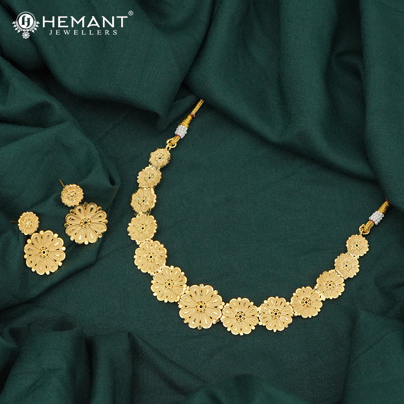 Forming Gold Floral Necklace and Earring Set - 5107