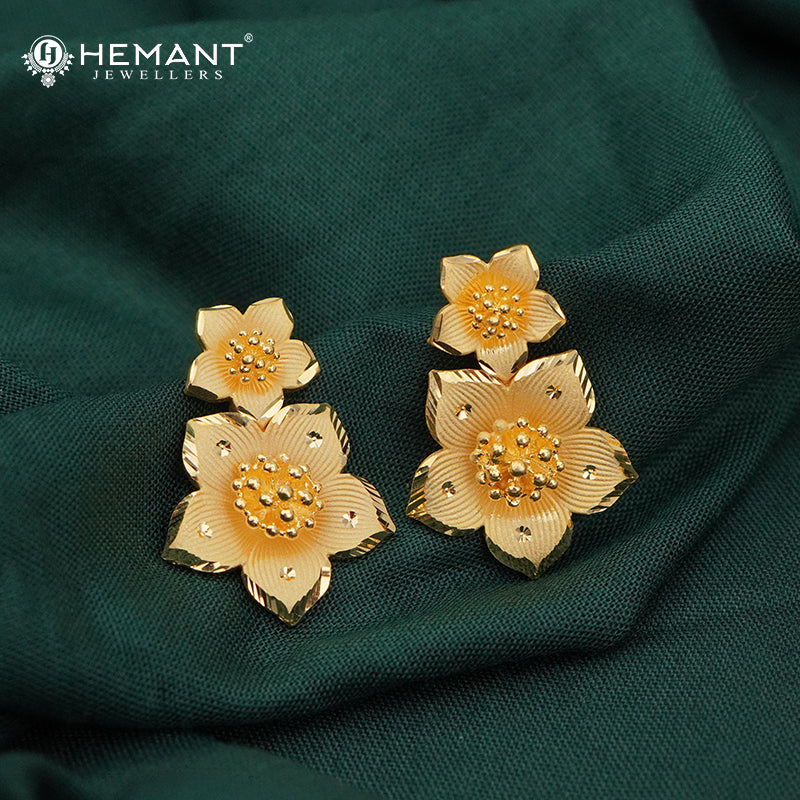 Forming Gold Maharashtrian Floral Choker Necklace Set - Kolhapuri Pushpa Gala-haar - 5108