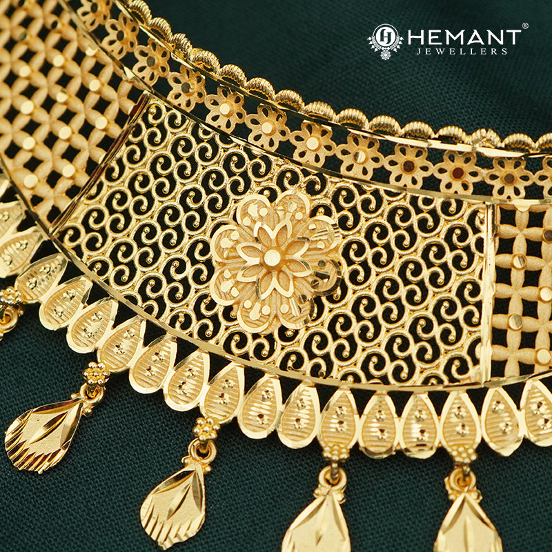 Forming Gold Mesh Choker Set | Intricate Filigree Necklace and Earring Ensemble - 5114