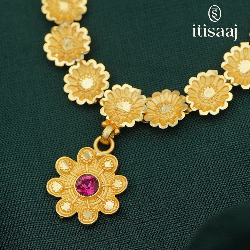 Traditional Gold Plated Floral Necklace and Earrings Set - 5574