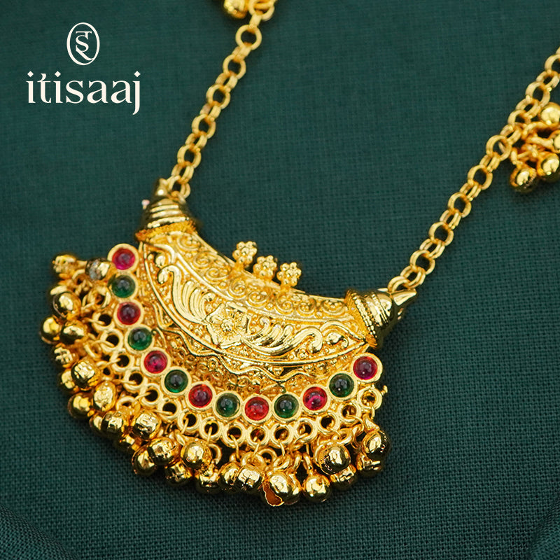 Traditional Maharashtrian Kolhapuri Chain Ghas Boat with Earrings - 3986