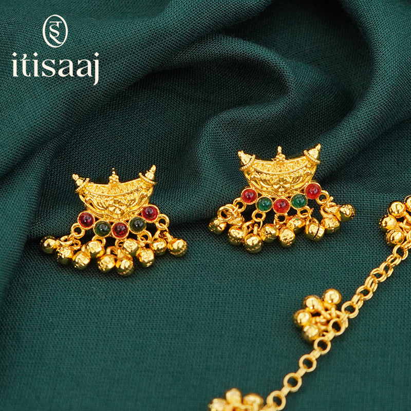 Traditional Maharashtrian Kolhapuri Chain Ghas Boat with Earrings - 3986