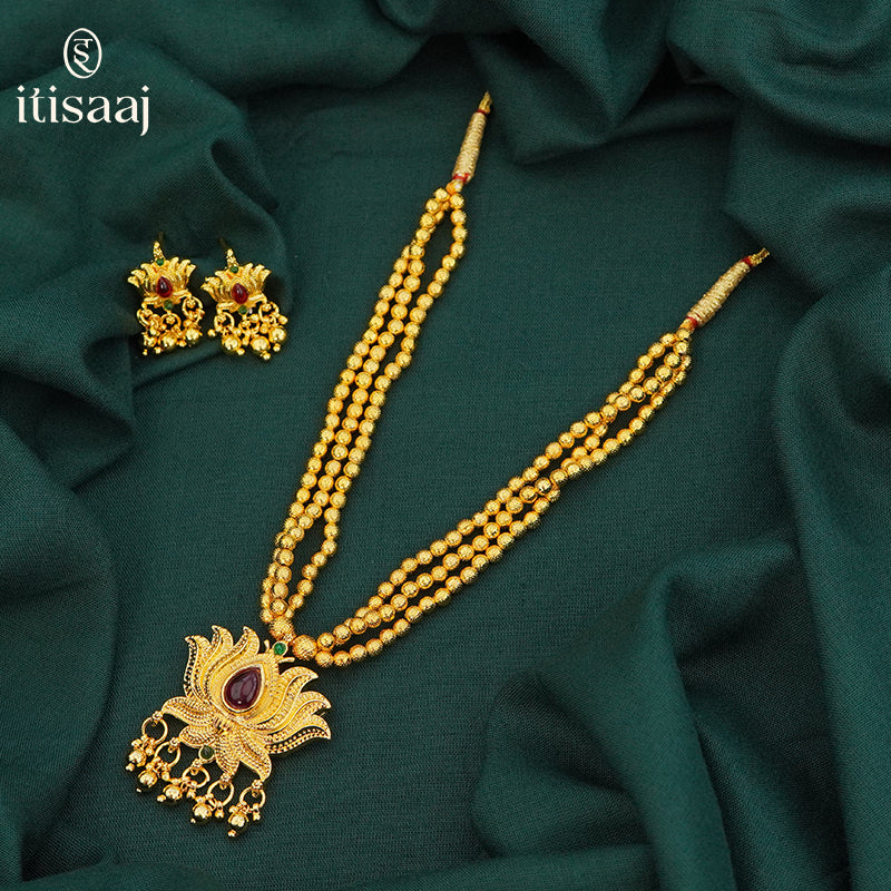 Traditional Maharashtrian Kolhapuri Chex Mala 3 Line Kamal with Earrings - 4312
