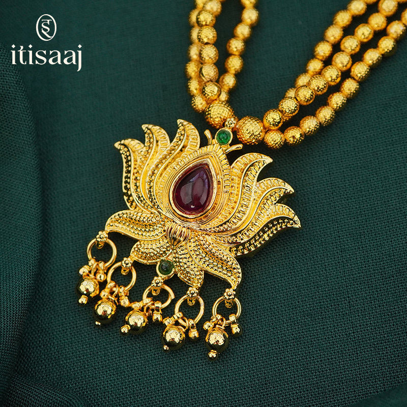 Traditional Maharashtrian Kolhapuri Chex Mala 3 Line Kamal with Earrings - 4312