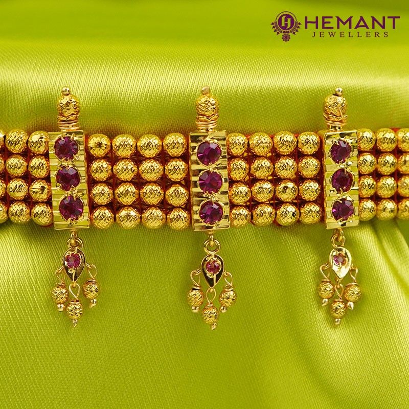 Traditional Maharashtrian Kolhapuri Gadi Thushi 9 Banda Golden WT
