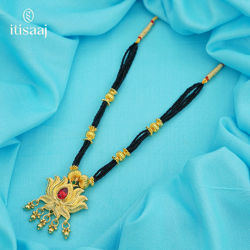 Traditional Maharashtrian Kolhapuri Mangalsutra Cap Kamal Pendal - 4426