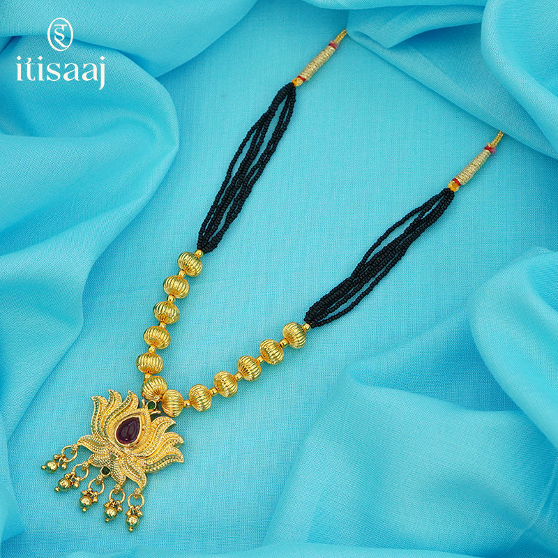 Traditional Maharashtrian Kolhapuri Mangalsutra Kamal Pendal - 4427