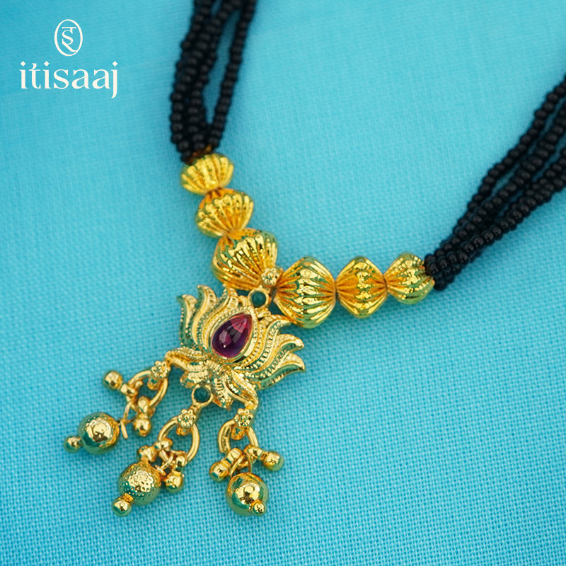 Traditional Maharashtrian Kolhapuri Mangalsutra Kamal Pendal - 4947