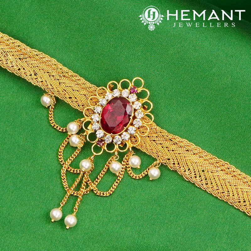 Traditional Maharashtrian Kolhapuri Micro Gold Plated Baju Band 1 PC. Gadha Big Chatai Oval