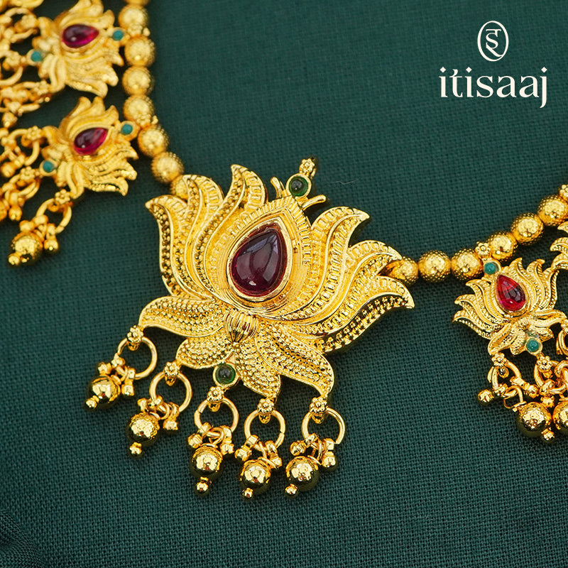 Traditional Maharashtrian Kolhapuri Peti Har 13 Kamal with Earrings - 4461