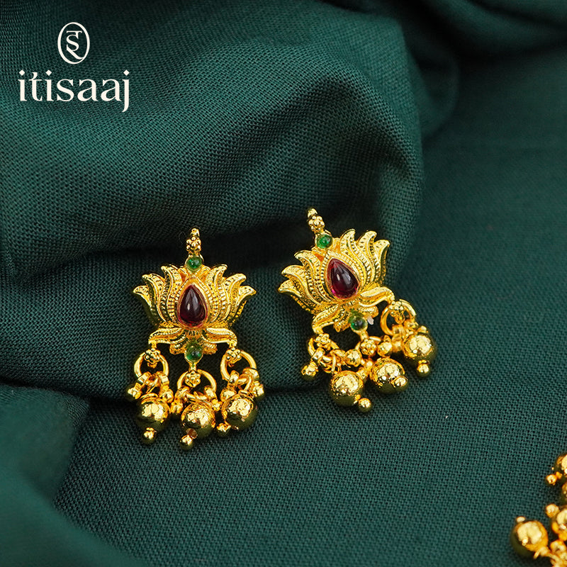 Traditional Maharashtrian Kolhapuri Peti Har 13 Kamal with Earrings - 4461