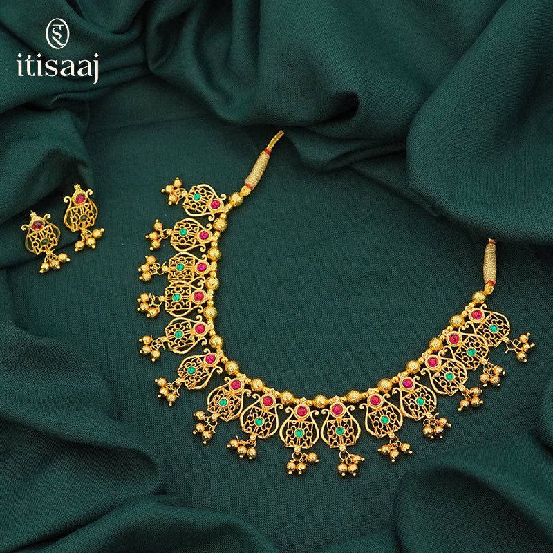 Traditional Maharashtrian Kolhapuri Peti Har 15 Kalash Pendal with Earrings - 5488