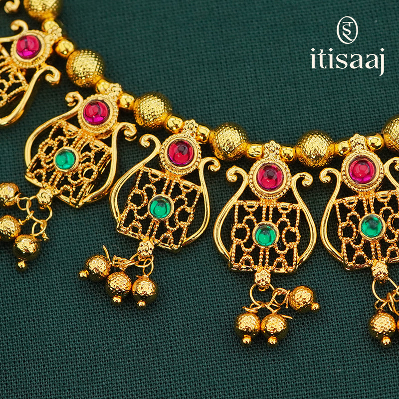 Traditional Maharashtrian Kolhapuri Peti Har 15 Kalash Pendal with Earrings - 5488
