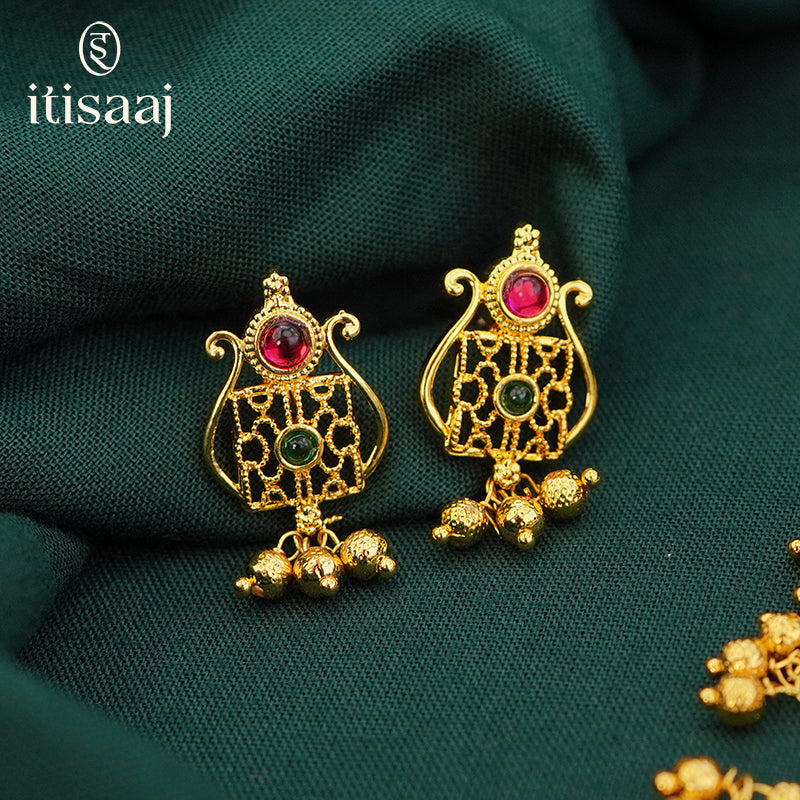 Traditional Maharashtrian Kolhapuri Peti Har 15 Kalash Pendal with Earrings - 5488