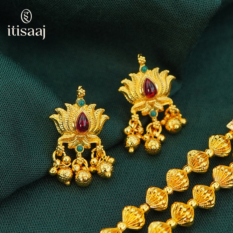 Traditional Maharashtrian Kolhapuri Peti Har Jav Kamal Pendal with Earrings - 5070