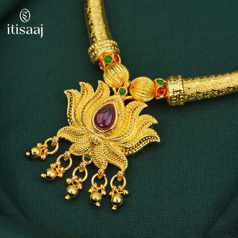 Traditional Maharashtrian Kolhapuri Shivai Har Big Kamal - 1060